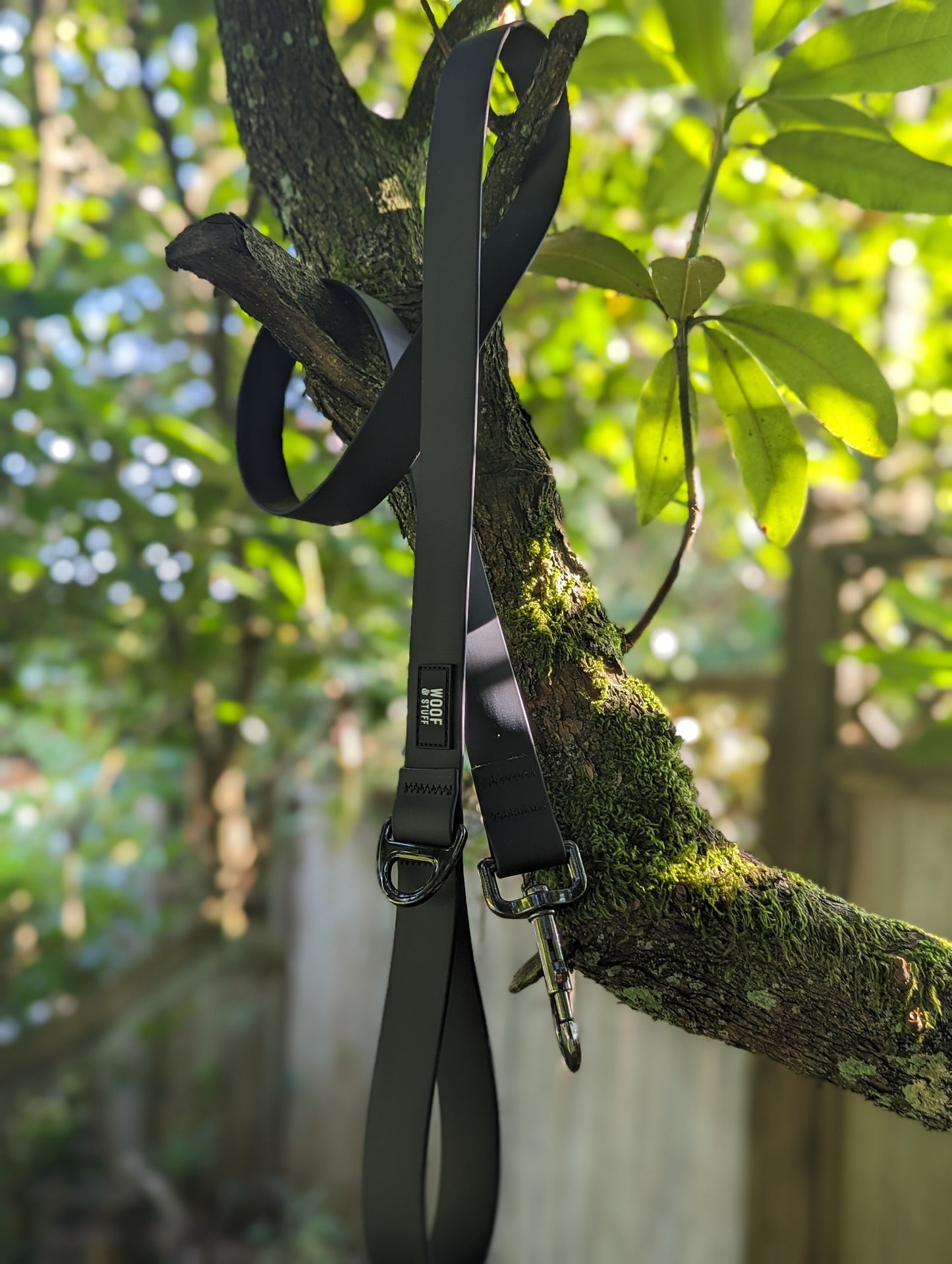 Woof & Stuff Raven Waterproof Leash