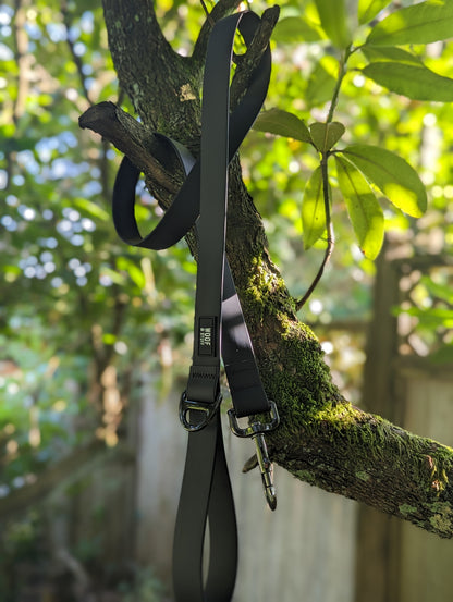 Woof & Stuff Raven Waterproof Leash