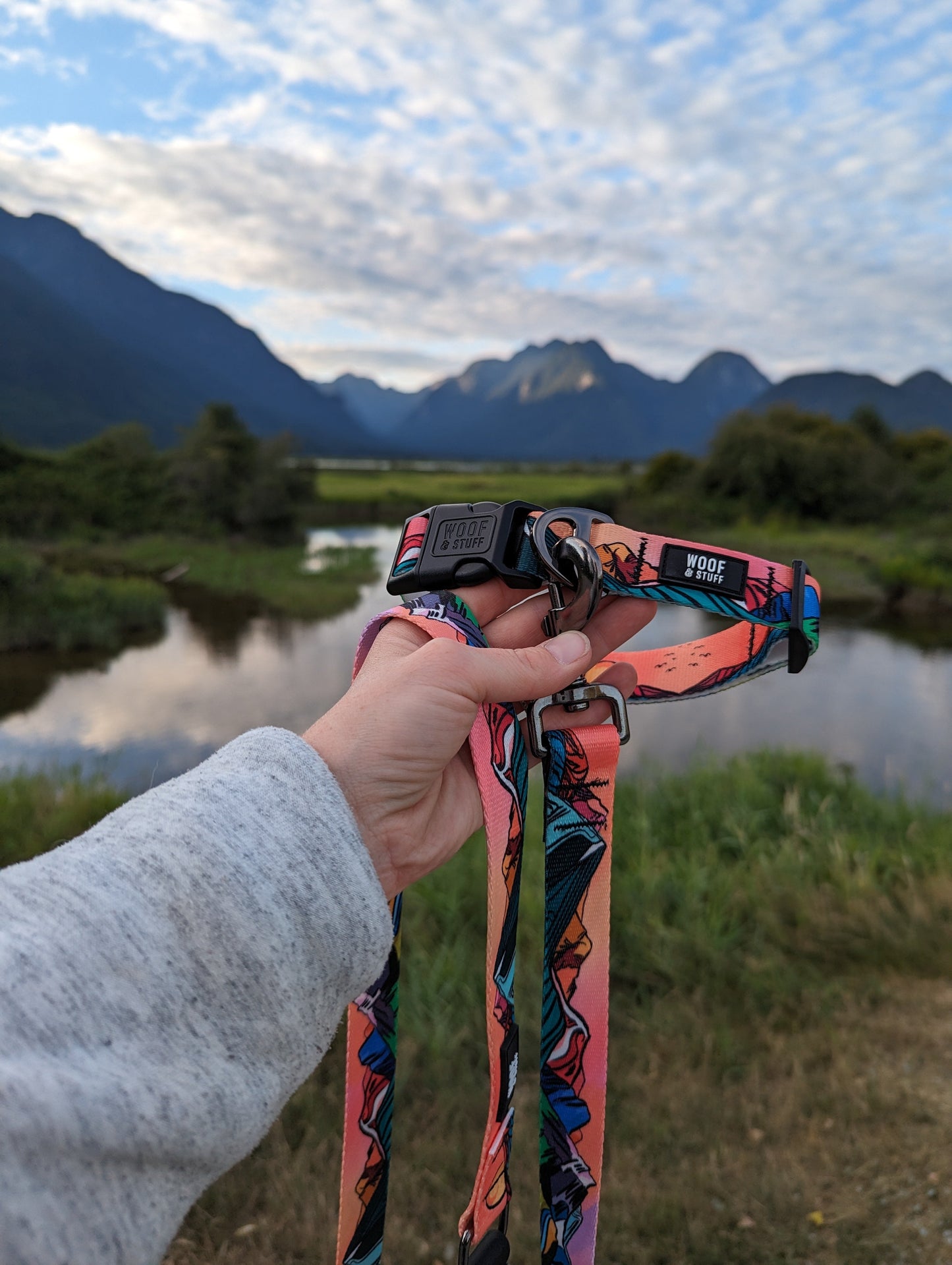 Woof & Stuff Sunrise Peaks Leash