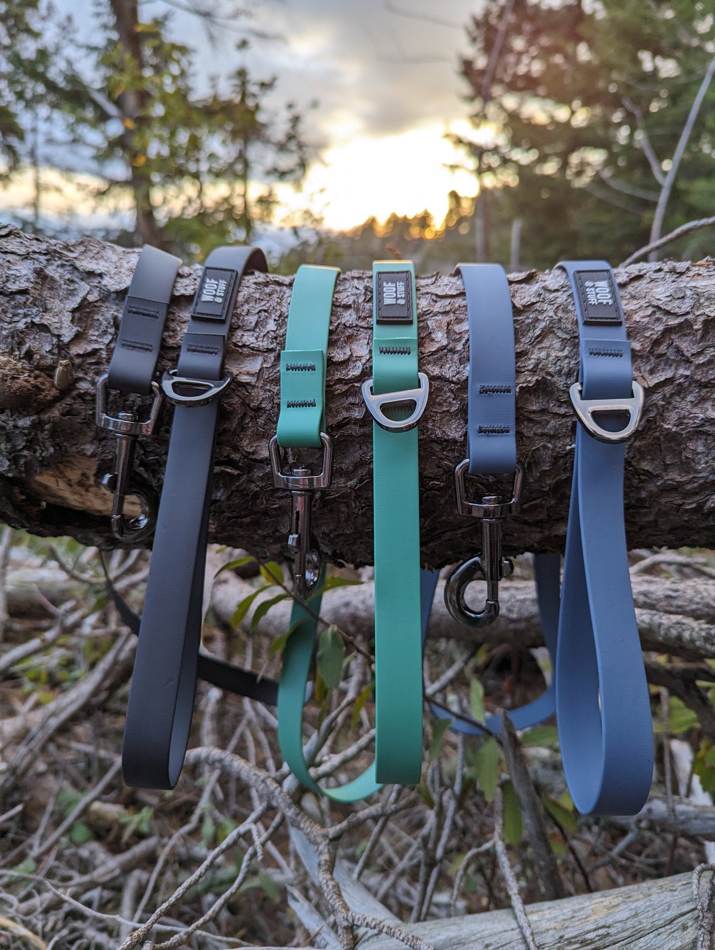 Woof & Stuff Raven Waterproof Leash