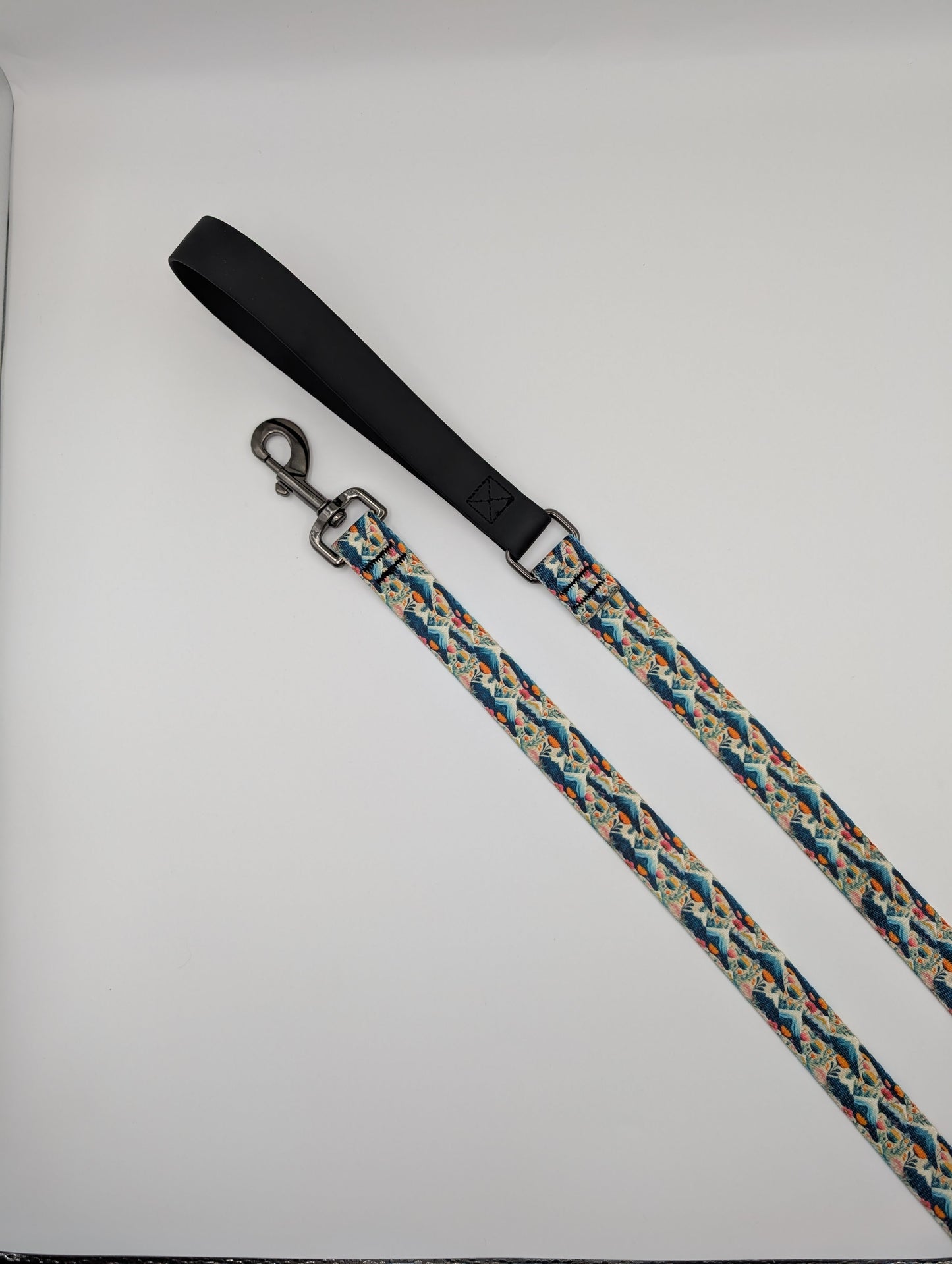 Woof & Stuff Alpine Meadow Leash